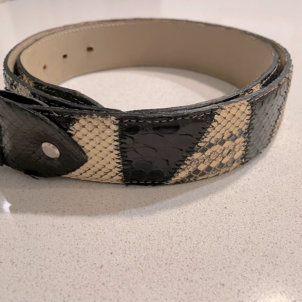 Italian hand made Snake skin belt. Men’s size 34